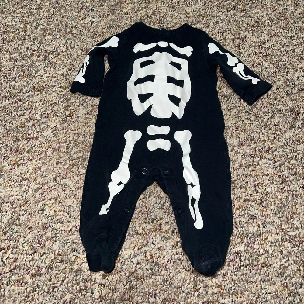 Boys, girls, 3‎ month bodysuit Carter's Skeleton Footie Pajamas 3 months